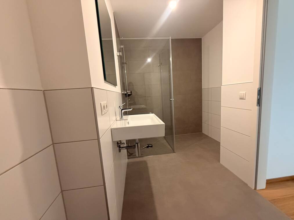 Wohnanlage Roseggerstra&szlig;e Top 2 Badezimmer