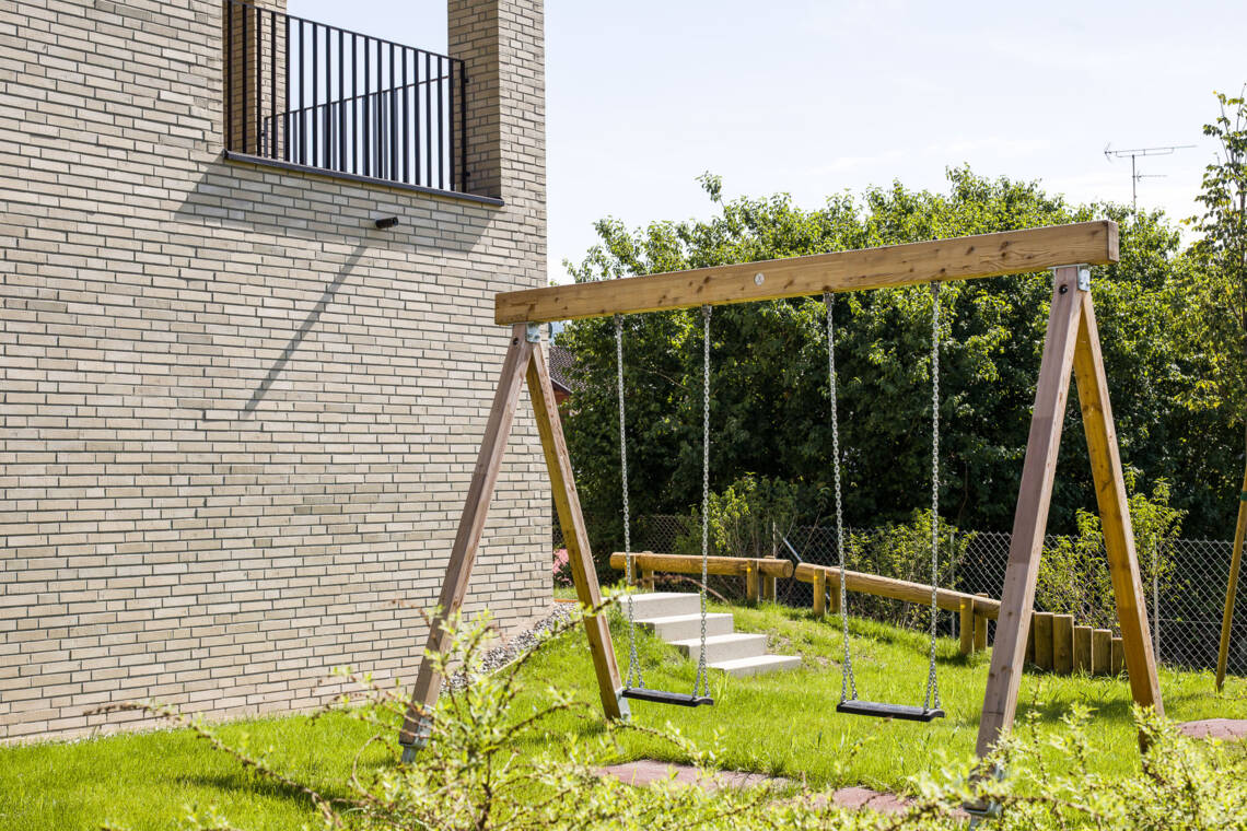 Gr&uuml;nfl&auml;che mit Spielbereich