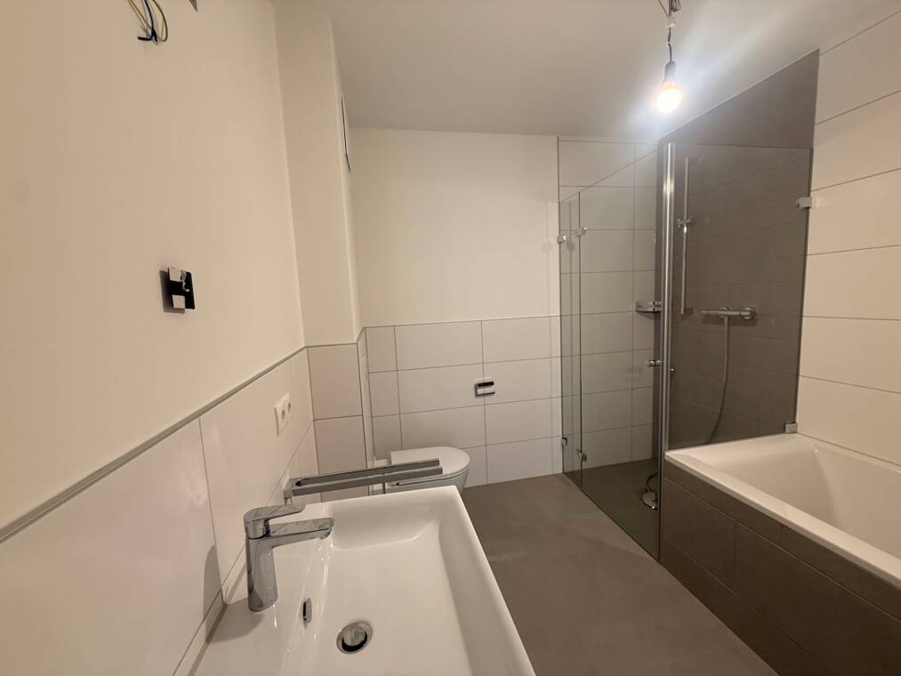 Wohnanlage Roseggerstra&szlig;e Top 4 Badezimmer