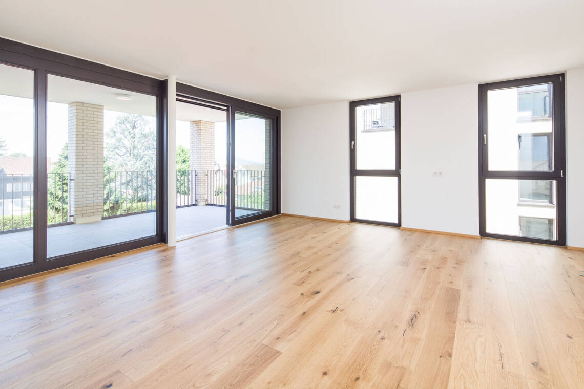 Wohnbereich mit &uuml;berdachter Terrasse