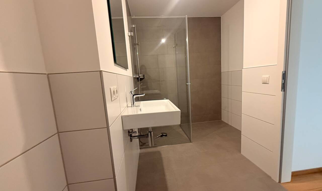 Wohnanlage Roseggerstra&szlig;e Top 2 Badezimmer