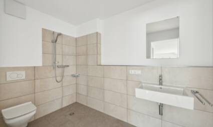 2. Badezimmer mit Dusche