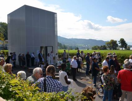 i+R Wohnbau Seedomizil Andachtsraum Weihe Beisammensein © Verena Konrad i+R Wohnbau Seedomizil Andachtsraum Weihe Beisammensein © Verena Konrad