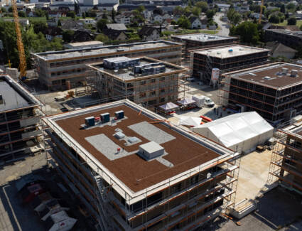 i+R & WS | Am Römerstein: Firstfeier / Luftbild © Alexandra Serra i+R & WS | Am Römerstein: Firstfeier / Luftbild © Alexandra Serra