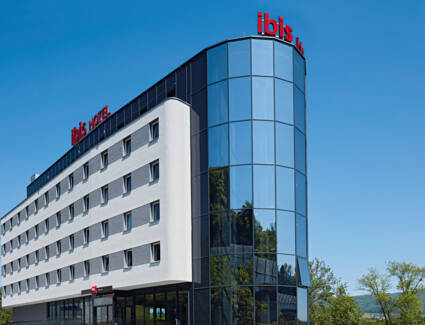 Hotel ibis red | Neuenhof (CH) © ©Vision Studios Hotel ibis red | Neuenhof (CH) © ©Vision Studios