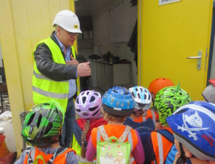 i+R lädt Kindergarten-Kinder auf Baustelle ein i+R lädt Kindergarten-Kinder auf Baustelle ein