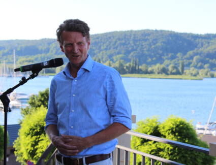 Freiherr Johannes von und zu Bodman gratuliert zur Eröffnung des Hotels Freiherr Johannes von und zu Bodman gratuliert zur Eröffnung des Hotels