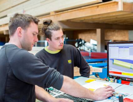 Die Digitalisierung ermöglicht i+R Holzbau ab Herbst 2019 Lehrlinge als Zimmereitechniker auszubilden. © ©Petra Rainer Die Digitalisierung ermöglicht i+R Holzbau ab Herbst 2019 Lehrlinge als Zimmereitechniker auszubilden. © ©Petra Rainer