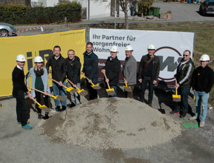 Frastanz: Direkt im Zentrum entsteht eine gemeinnützige Wohnanlage mit 13 Wohnungen. Bauherr, Gemeinde, Planer und Generalunternehmer feierten gemeinsam den Spatenstich. © ©Arno Meusburger Frastanz: Direkt im Zentrum entsteht eine gemeinnützige Wohnanlage mit 13 Wohnungen. Bauherr, Gemeinde, Planer und Generalunternehmer feierten gemeinsam den Spatenstich. © ©Arno Meusburger