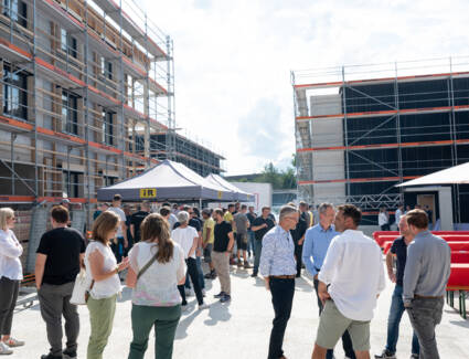 i+R & WS | Am Römerstein: Firstfeier / Quartiersplatz © Alexandra Serra i+R & WS | Am Römerstein: Firstfeier / Quartiersplatz © Alexandra Serra