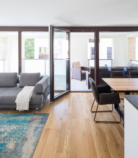 Feine Wohnatmosphäre: Holzparkett ist Teil der i+R Grundausstattung (Symbolbild) Feine Wohnatmosphäre: Holzparkett ist Teil der i+R Grundausstattung (Symbolbild)